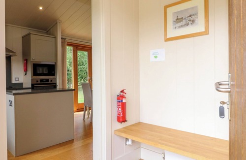 Barnsdale Cottage | GLASTON, pet friendly, with open fire in Exton, Rutland