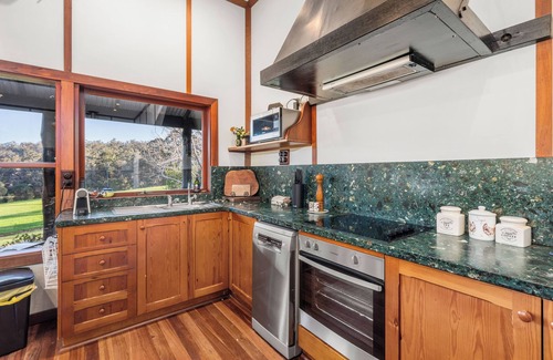 Collins House | Glauders Cottage Pemberton