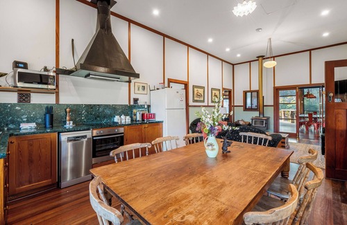 Collins House | Glauders Cottage Pemberton