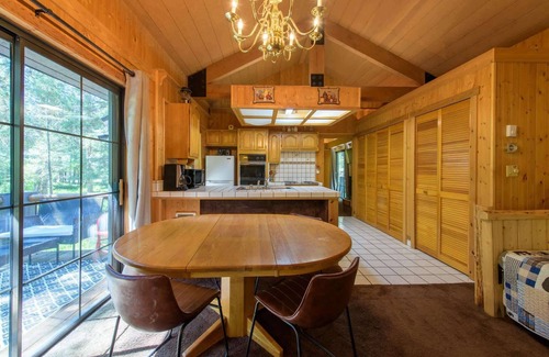 Eureka Cabin | Glen Lake Cabin in the Woods