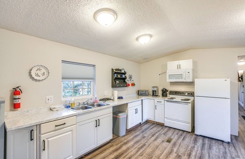 Glenburn Cottage | Glenburn Getaway Near Orchards & Penobscot River
