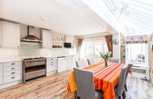 Thamesfield House | Glendarvon Street | Pro-Managed