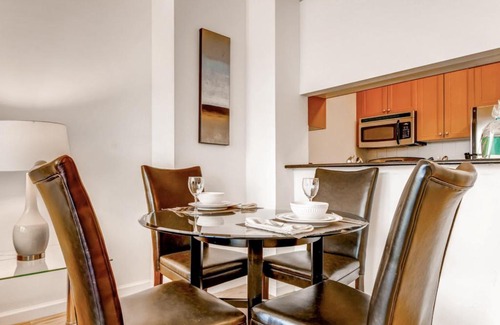 Upper East Side Apartment | Global Luxury Suites at The Pearl