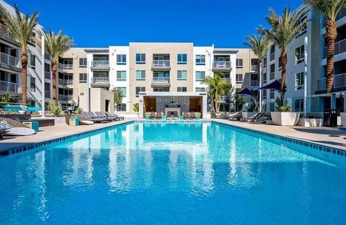 Irvine Business Complex Apartment | Global Luxury Suites Irvine