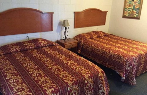 Fairview Hotel | Gloss Mountain Escape! Stay at Knights Inn Fairview! Pet-Friendly, Free Parking
