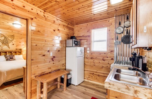 Garrison Cabin | 'Glowacki's Lodge' Mille Lacs Lake Group Getaway!