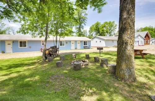 Garrison Cabin | 'Glowacki's Lodge' Mille Lacs Lake Group Getaway!