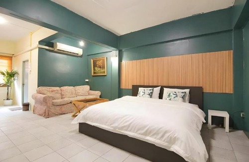 Wang Burapha Phirom Apartment | GO INN The Grand Palace - MRT Samyot Station