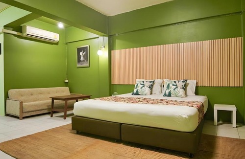 Wang Burapha Phirom Apartment | GO INN The Grand Palace - MRT Samyot Station