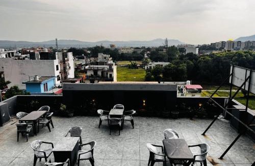 Lakhisarai Hotel | Gojura Lodge