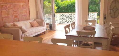 Tugun Apartment | Gold Coast Family Retreat, beach 1 and half kms, shops, full home