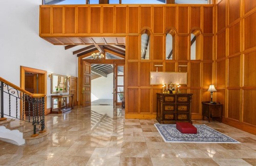 Sorrento Apartment | Gold Coast Icon With Opportunity For Subdivision