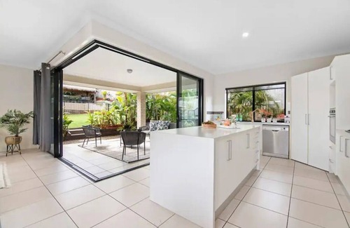 Pacific Pines House | Gold Coast Luxury Stay