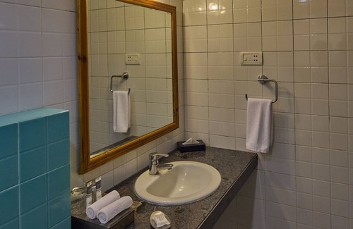 Venkatapura Hotel | Golden Amoon Resort