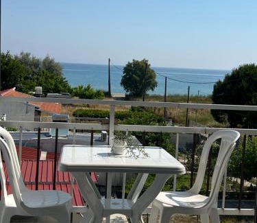 Nea Mesagkala Apartment | Golden Beach Sea View