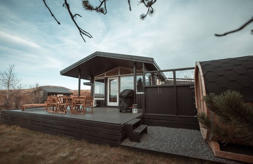 Veidilundur Cabin | Golden Circle Thingvellir Lake Cabin Hot Tub/Sauna
