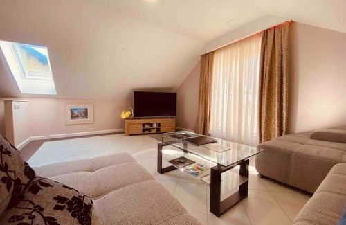 Dakovo House | Golden Embroidery