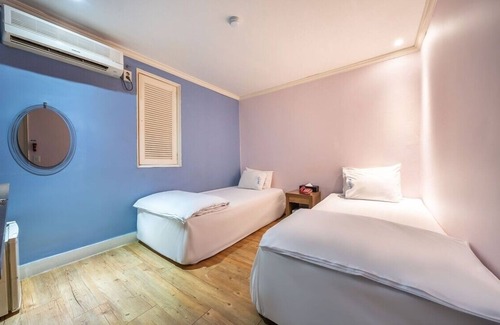Daeheung-dong Hotel | Golden Hill