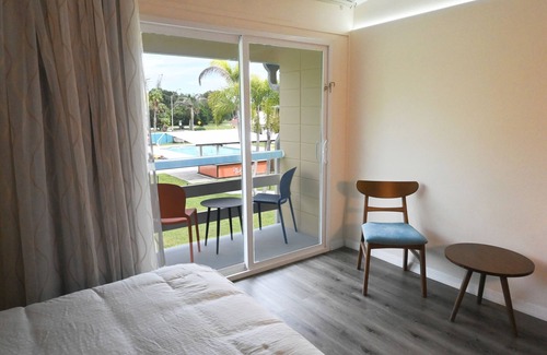 Indian Beach Sapphire Shores Hotel | Golden Host Resort - Sarasota
