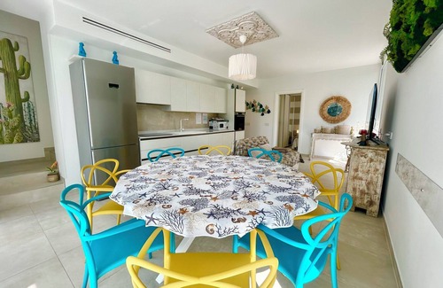 Isola Albarella Villa | Golden hour retreat lagoon view villa with pool