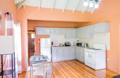 Colonarie Apartment | Golden Palms Apartment - Modern self-contained spacious Apartment