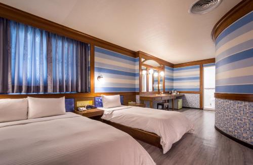 Fengshan District Hotel | Golden Phoenix Hotel