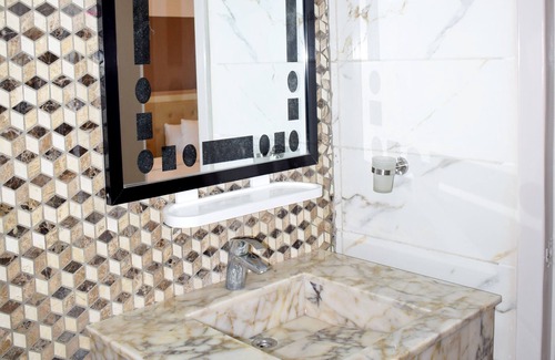 Conakry Hotel | Golden Plazza
