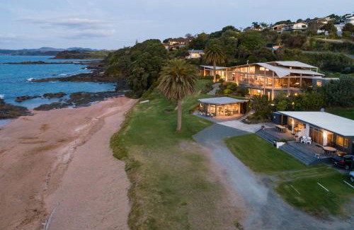 Cable Bay Apartment | Golden Sand Beachfront, Cable Bay Stays, Cable Bay, Northland