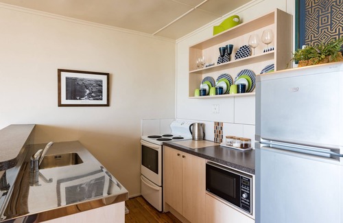 Cable Bay Apartment | Golden Sand Beachfront Accommodation