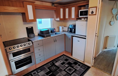 Kinmel Bay Cabin | Golden Sands Towyn Seaside Caravan - Sleeps 6