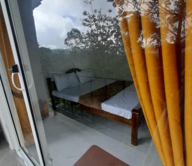 Hatton Cabin | golden waters stay&dine