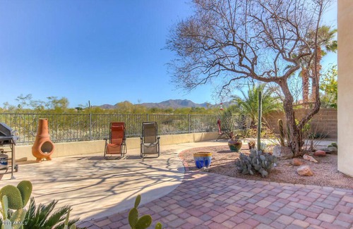 Red Mountain Ranch House | Golf course view retreat in Mesa.