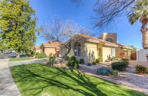 Red Mountain Ranch House | Golf course view retreat in Mesa.