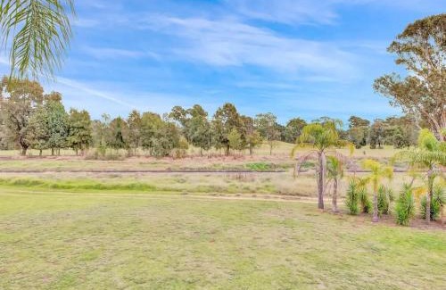 Mulwala Apartment | Golf Views Apartment