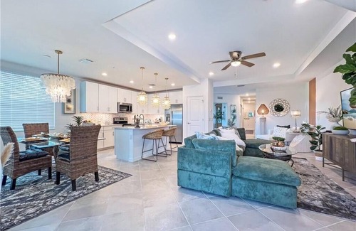 Fort Myers Condo | Golfer's Paradise! Professionally decorated condo now available with full golf!