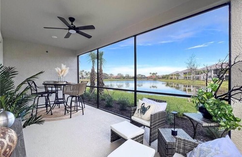 Fort Myers Condo | Golfer's Paradise! Professionally decorated condo now available with full golf!