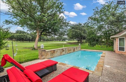 April Sound House | Golfers Paradise 3BR Villa with Private Pool, Golf Course View, Man Gated, Marina, tennis courts & gym Access