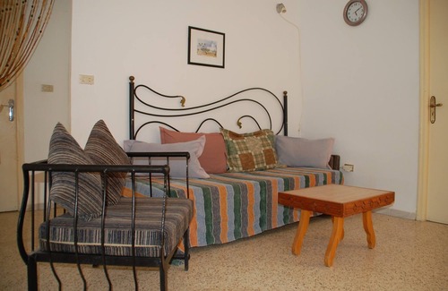Hawmat al Badawiyin House | Good and cheap, which is our motto. Centrally located, but quiet.