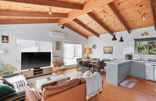 Surf Beach House | Good Vibes at Surf Beach