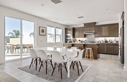 Santa Clarita House | GOODE.HOMES | Luxury Home w/views cmty. pool/spa