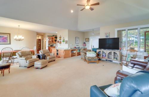 Jerome House | Goose Lake Home 13 Mi to Michigan Intl Speedway