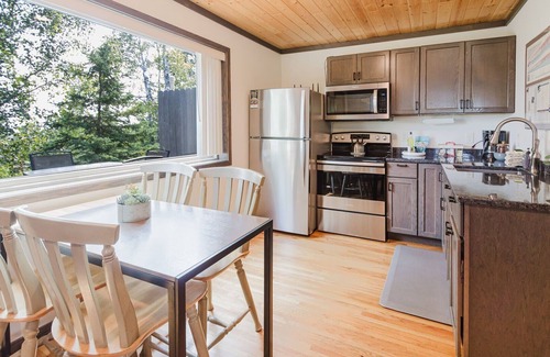 Two Harbors Apartment | Gooseberry Trailside Suites | Encampment River Suite