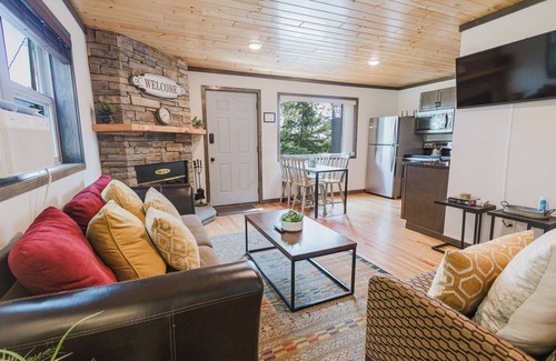 Two Harbors Apartment | Gooseberry Trailside Suites | Encampment River Suite