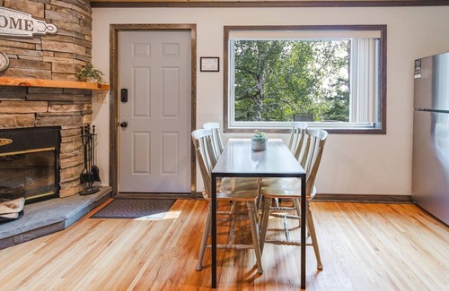Two Harbors Apartment | Gooseberry Trailside Suites | Encampment River Suite