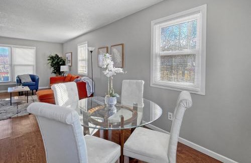 Clive House | Gorgeous 2br Clive Duplex Wfireplace