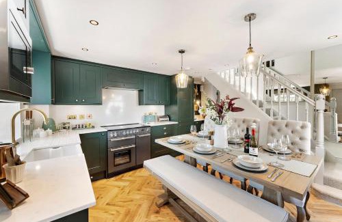 Portishead House | Gorgeous 3 Bedroom, 225 year old cottage