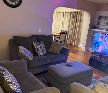 North Buffalo House | Gorgeous 3 BR Upper Unit Home