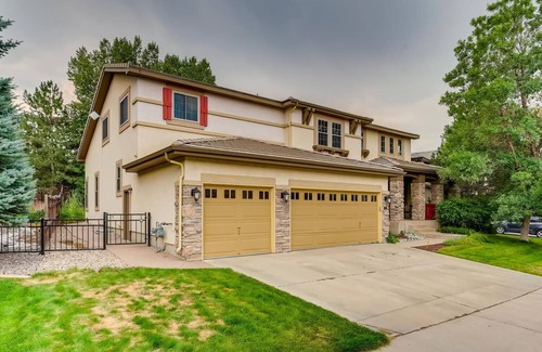 Westridge House | Gorgeous 4 Bedroom House in Golf Course Community