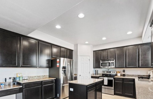 Cimarron Hills House | Gorgeous 5 Bedroom, 2.5 Bath | Hot Tub | Fire Pit | GameRoom