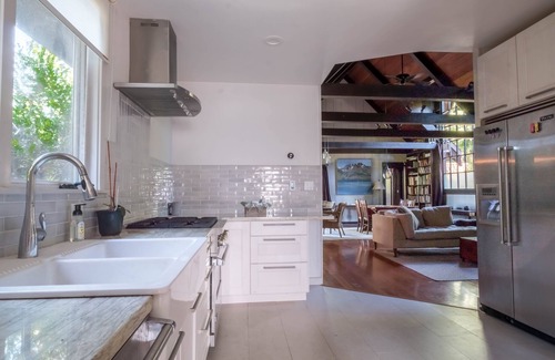 Altadena House | Gorgeous and architecturally impressive home – Centrally located in Altadena.